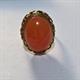 Anello in oro giallo 18 carati e corallo naturale