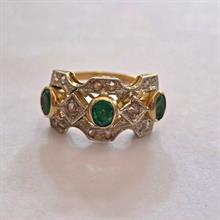 Lotto 40 - Anello in oro basso titolo, rosette di diamanti e 