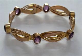 Lotto 59 - Bracciale in oro giallo 9 carati e ametiste