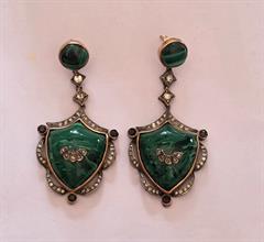 Lotto 67 - Importanti orecchini in oro malachite e diamanti