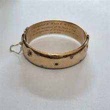 Lotto 8 - Bracciale in oro giallo e pietre