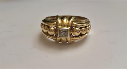 Lotto 106 - Anello Deco' in oro giallo finemente lavorato