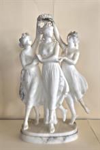 Lotto 34 - Le tre Grazie, Scultura in alabastro 